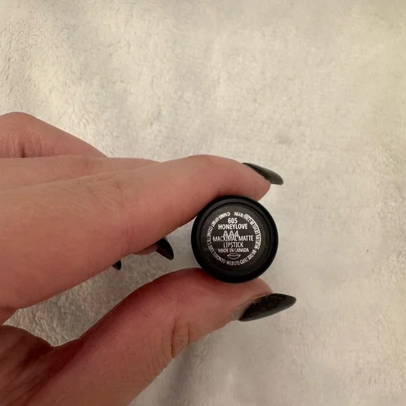 🌺MAC Cosmetics Silky Matte Lipstick - Honey Love - Picture 3 of 8